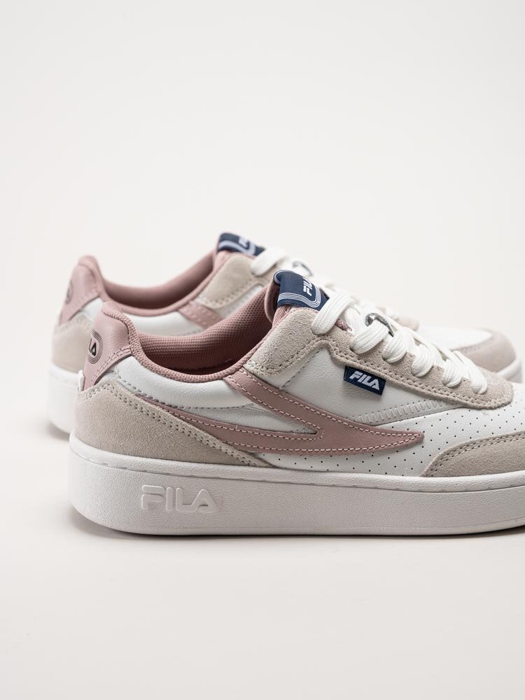 FILA - Sevaro S Wmn - Vit grå sneakers i skinn och mocka