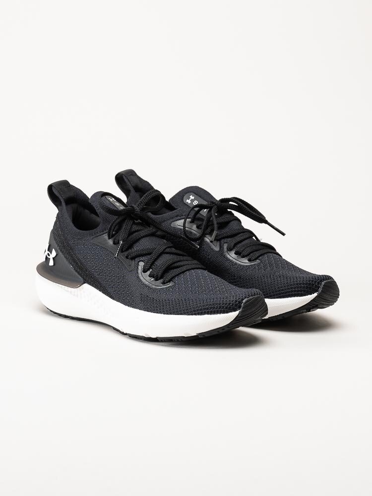 Under Armour - W Charged Shift - Svarta sneakers i textil