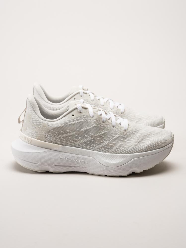 Under Armour - W Infinite Pro Cool Down - Off white löparskor i textil