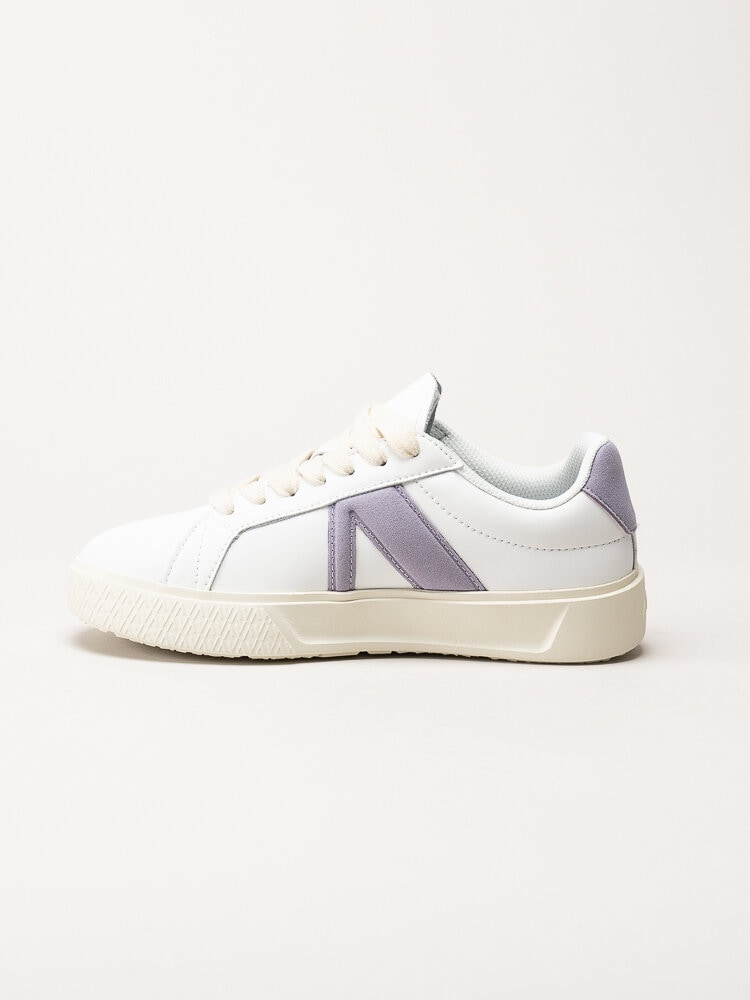 ARKK Copenhagen - Essence - Vita skinnsneakers med mockadetaljer