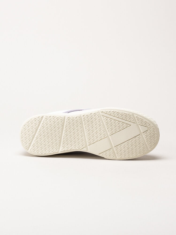 ARKK Copenhagen - Essence - Vita skinnsneakers med mockadetaljer