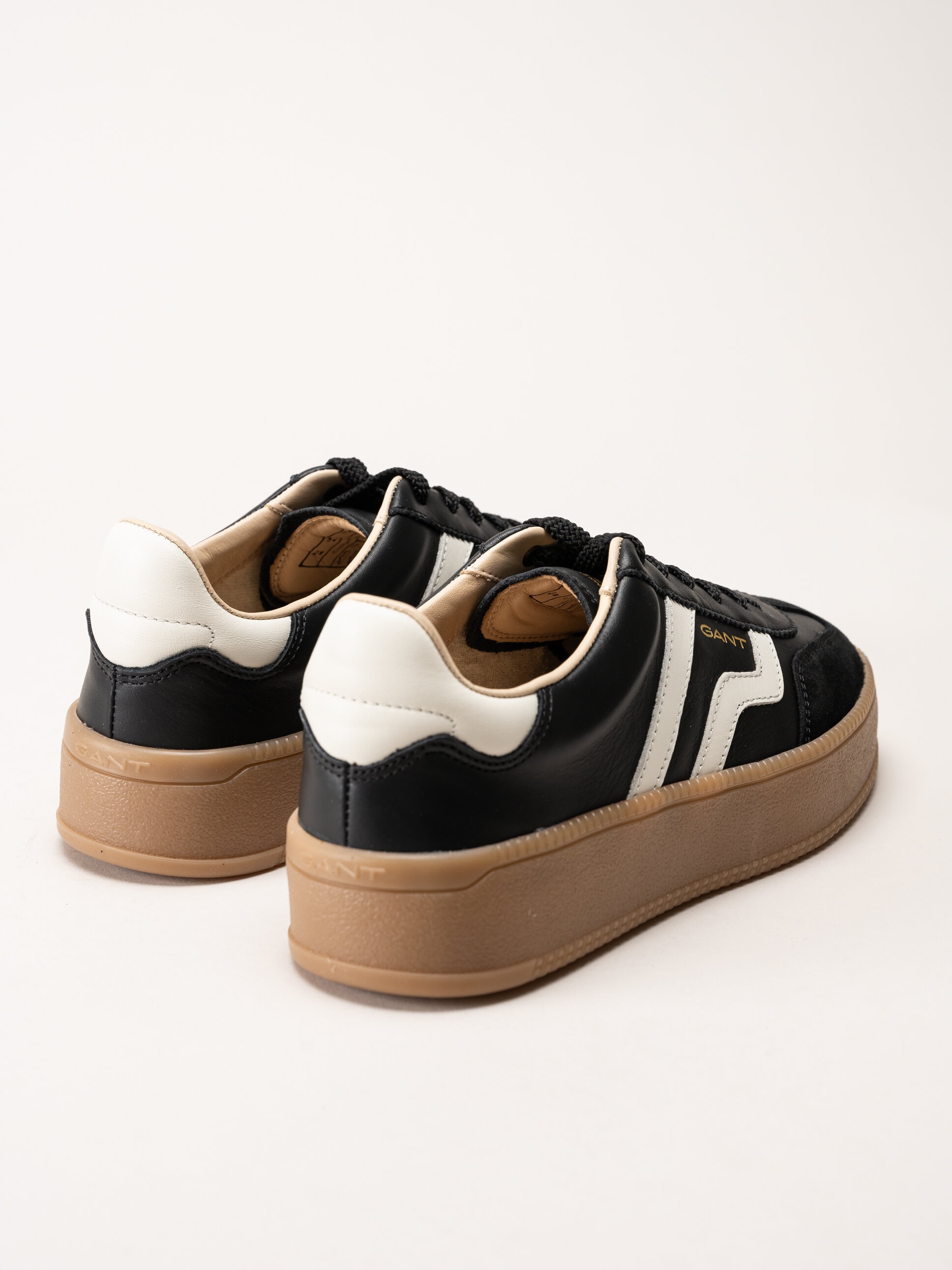 Gant Footwear - Cuzmani - Svarta retro platåsneakers i skinn och mocka