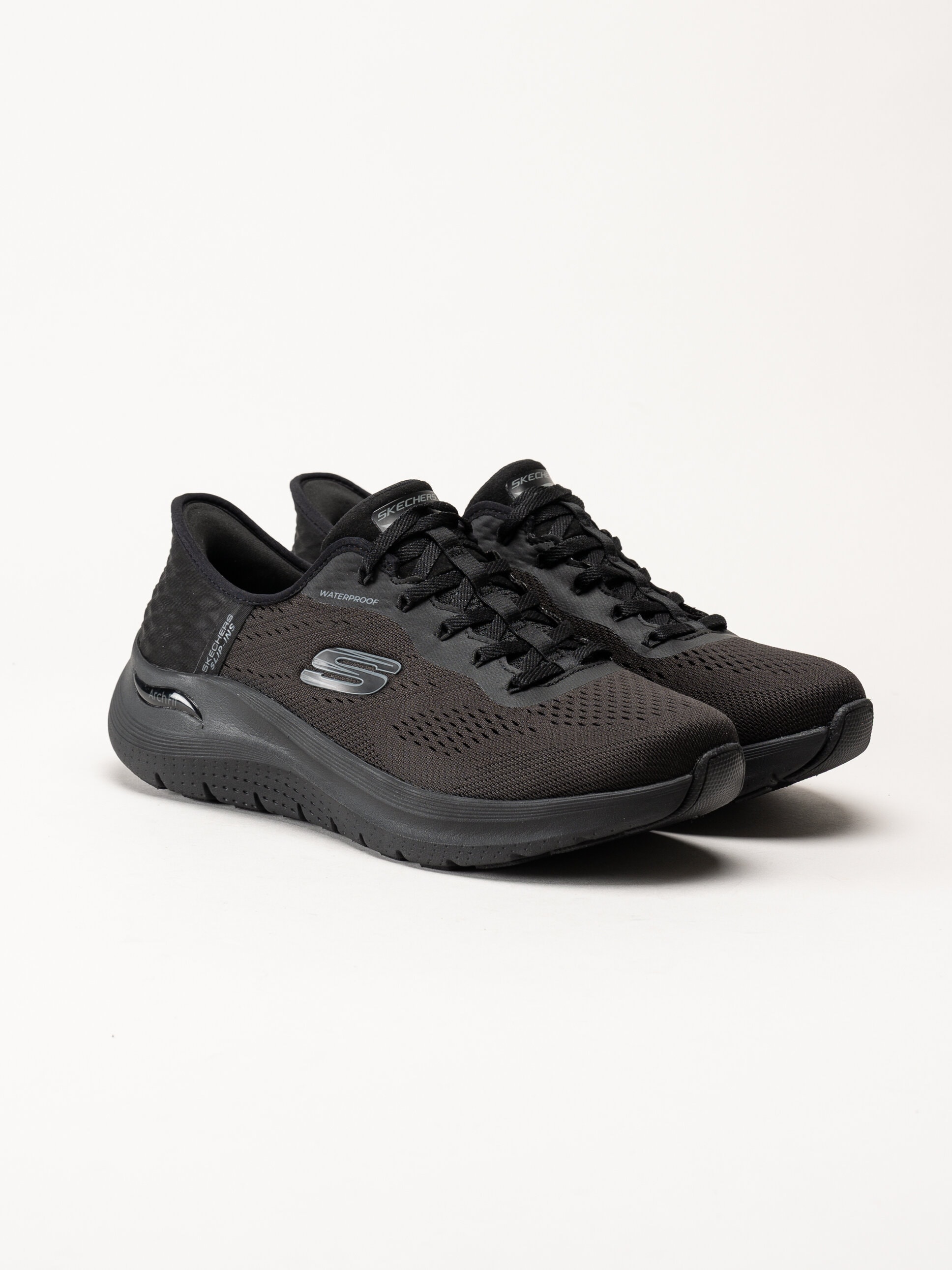 Skechers - Arch Fit 2.0 - Svarta vattentäta sportskor