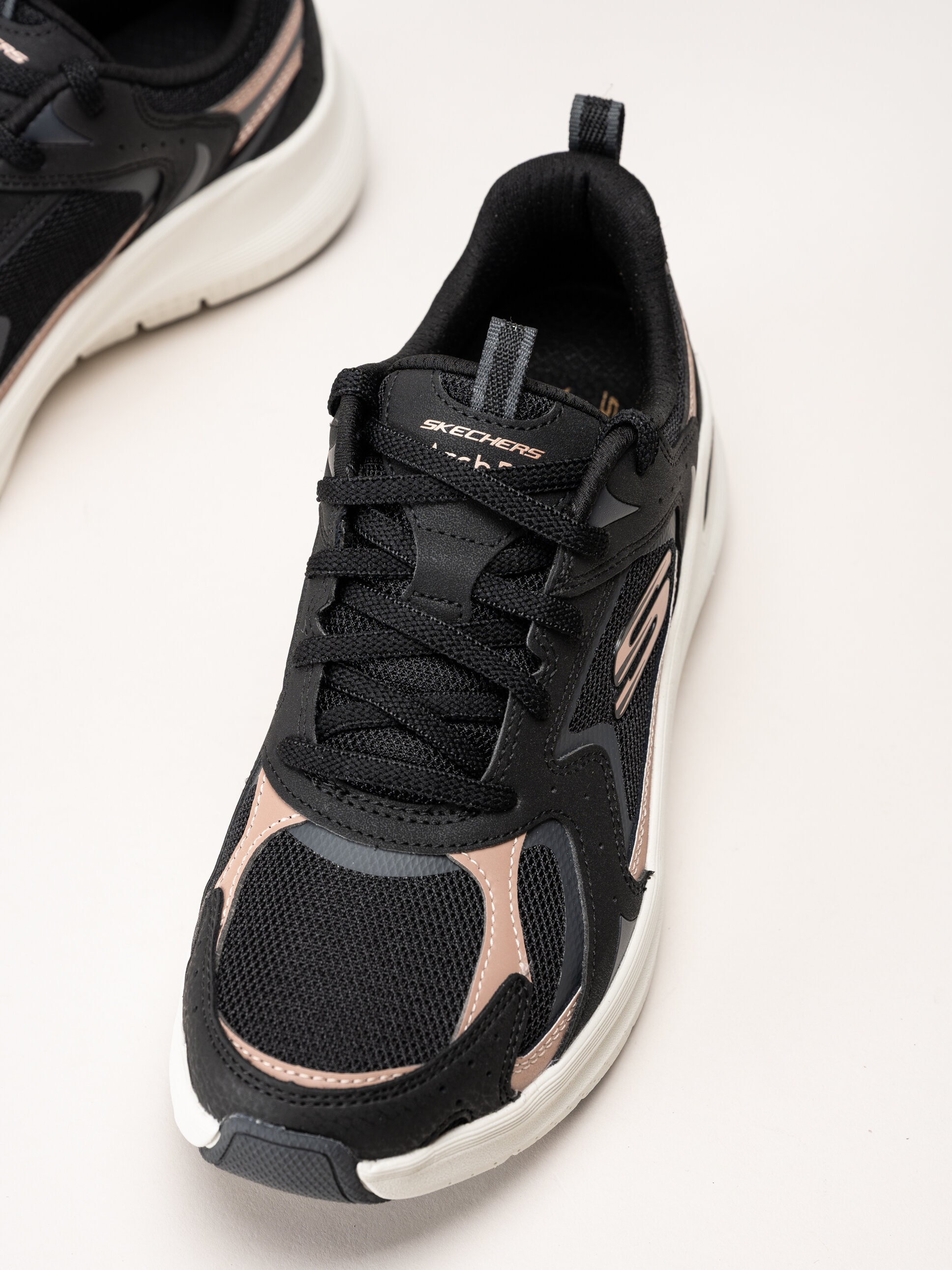 Skechers - Arch Fit 2.0 - Vintage Lux - Svarta sportiga sneakers