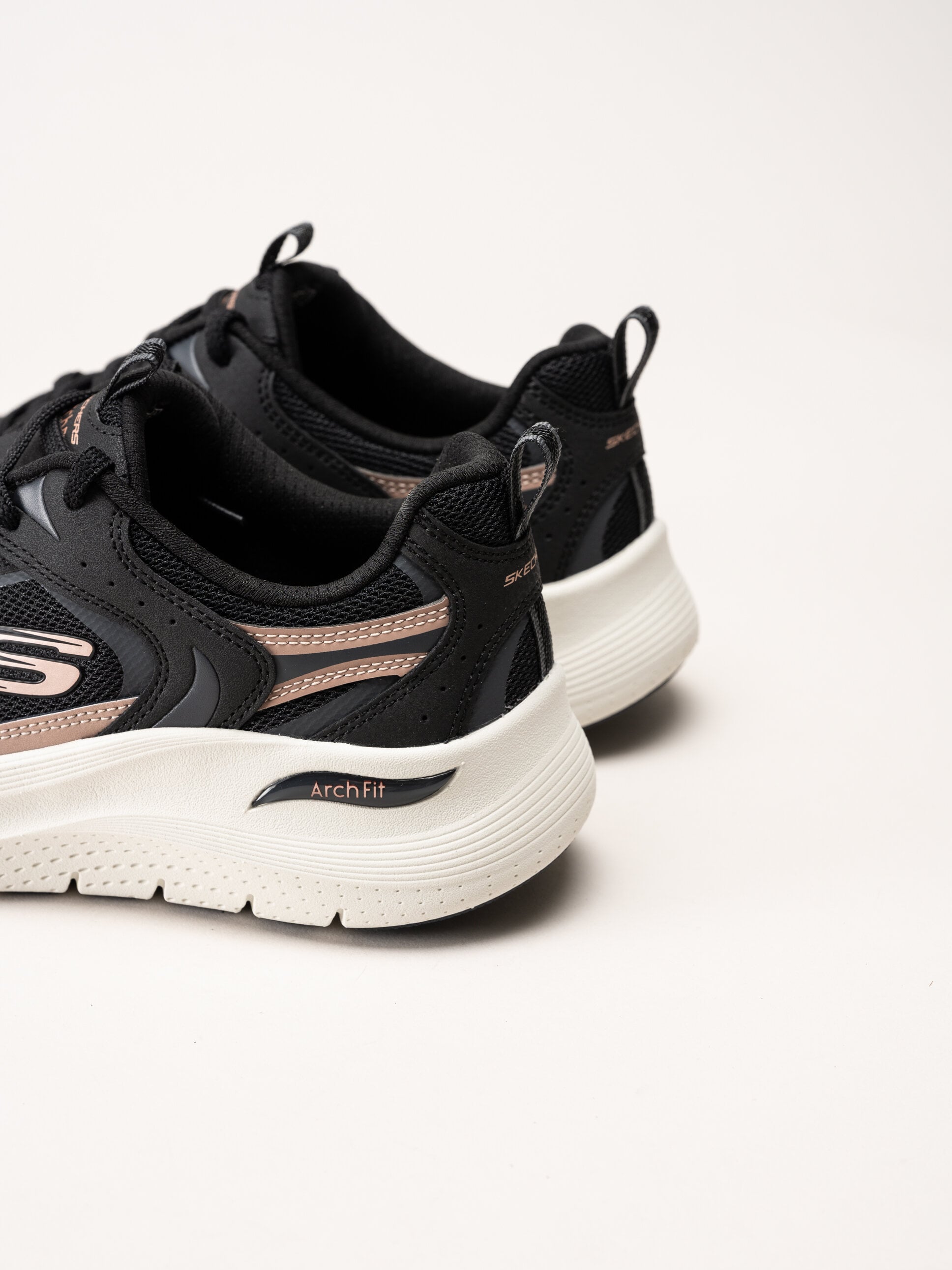 Skechers - Arch Fit 2.0 - Vintage Lux - Svarta sportiga sneakers