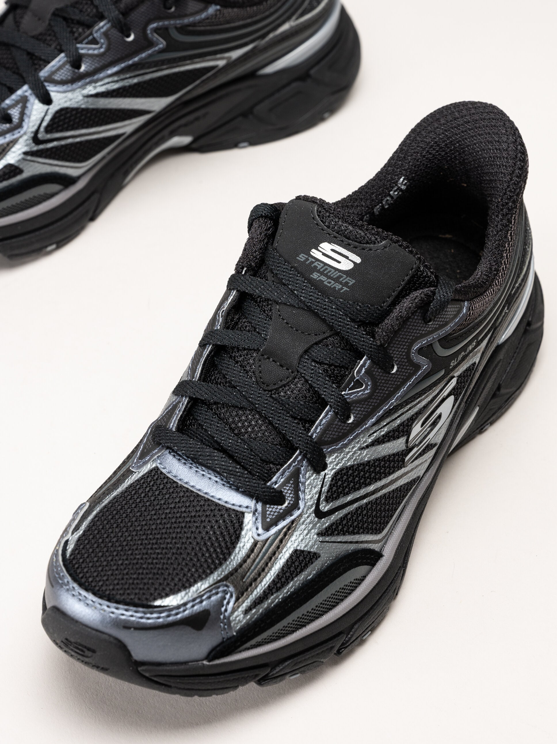 Skechers - Slip-Ins Stamina Sport - Svarta slip-ins sportskor