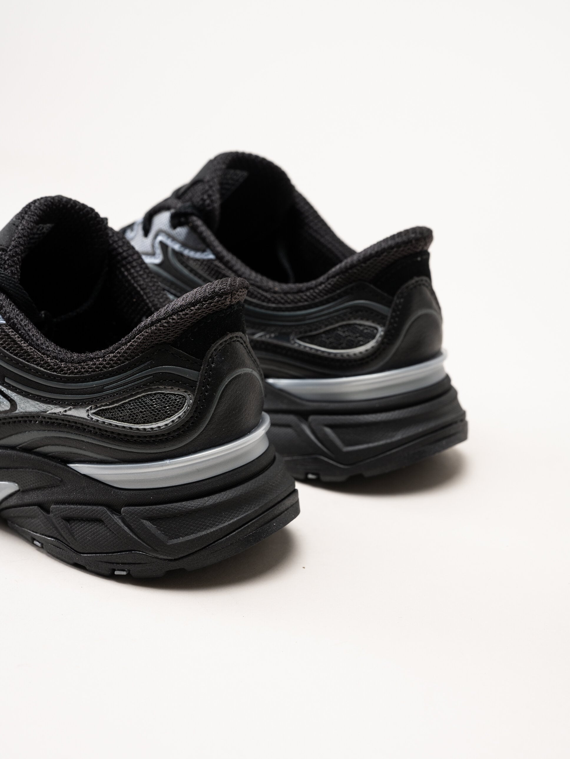 Skechers - Slip-Ins Stamina Sport - Svarta slip-ins sportskor