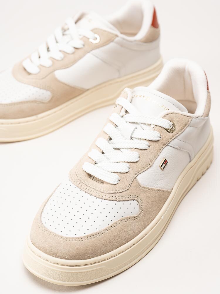 Tommy Hilfiger - TH Sporty Cupsole - Vita sneakers i skinn och mocka
