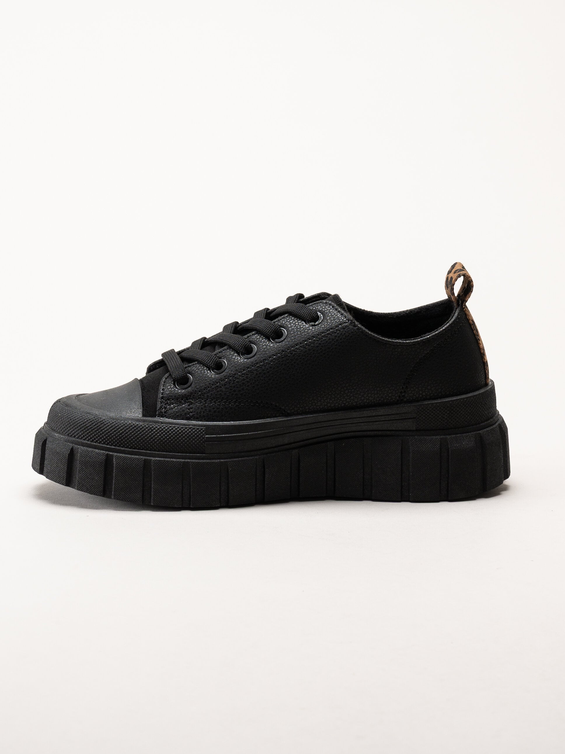 S.Oliver - Svarta sneakers med platåsula
