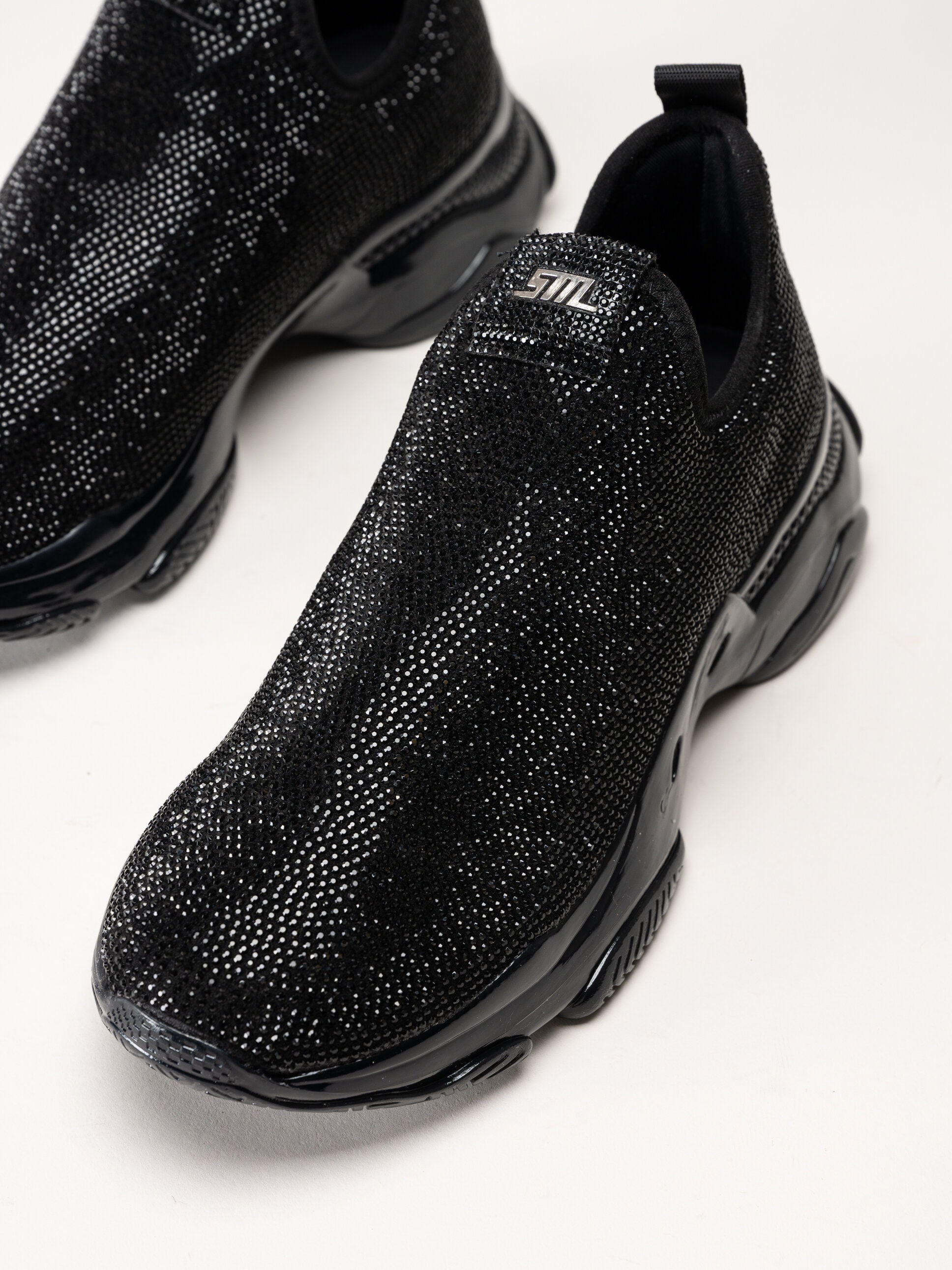 Steve Madden - Mythical - Svarta slip on sneakers med strass