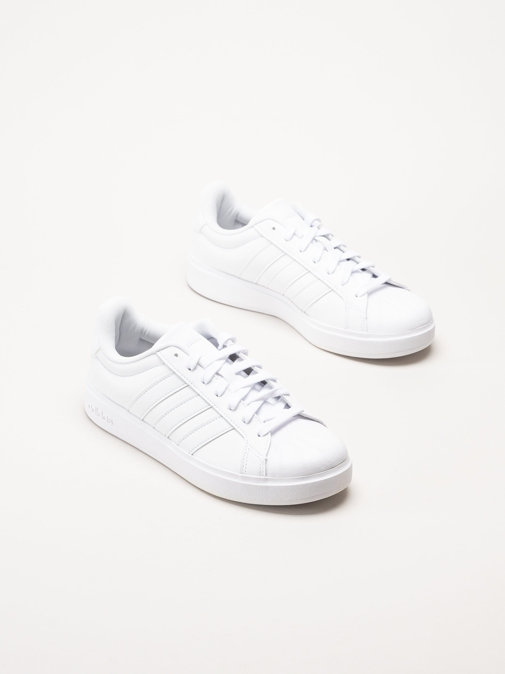 Adidas - Streettalk - Vita sneakers i skinnimitation