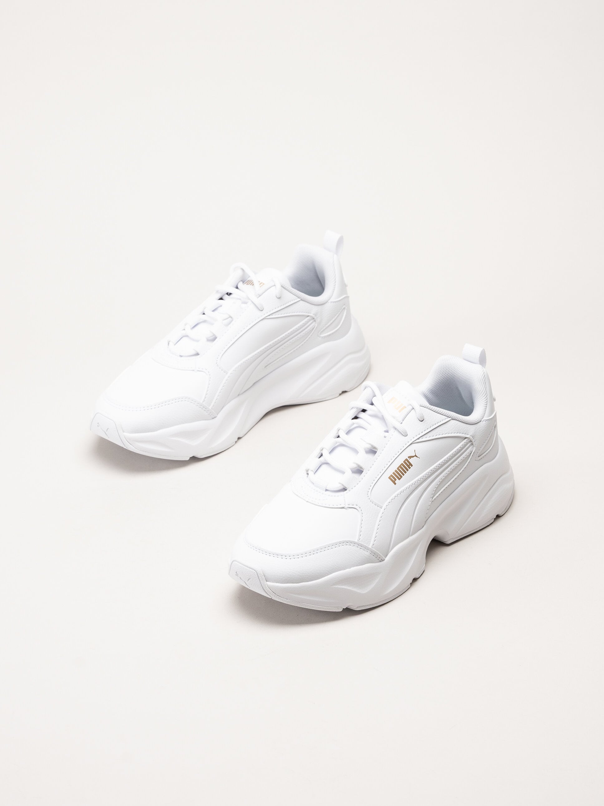 Puma - Cassia 2.0 - Vita sneakers i skinnimitation