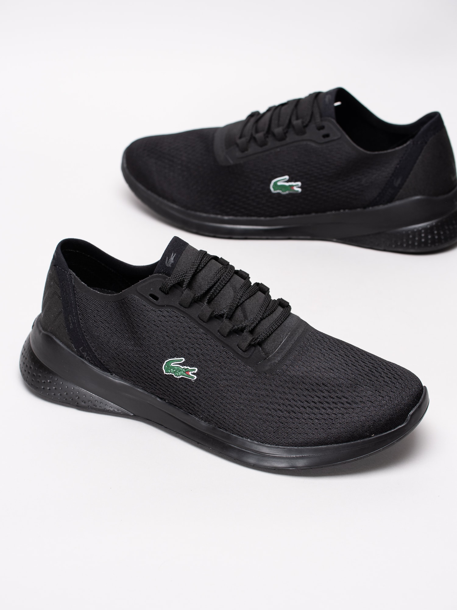 58191036 Lacoste LT Fit 119 737SMA002802H svarta sportskor-6