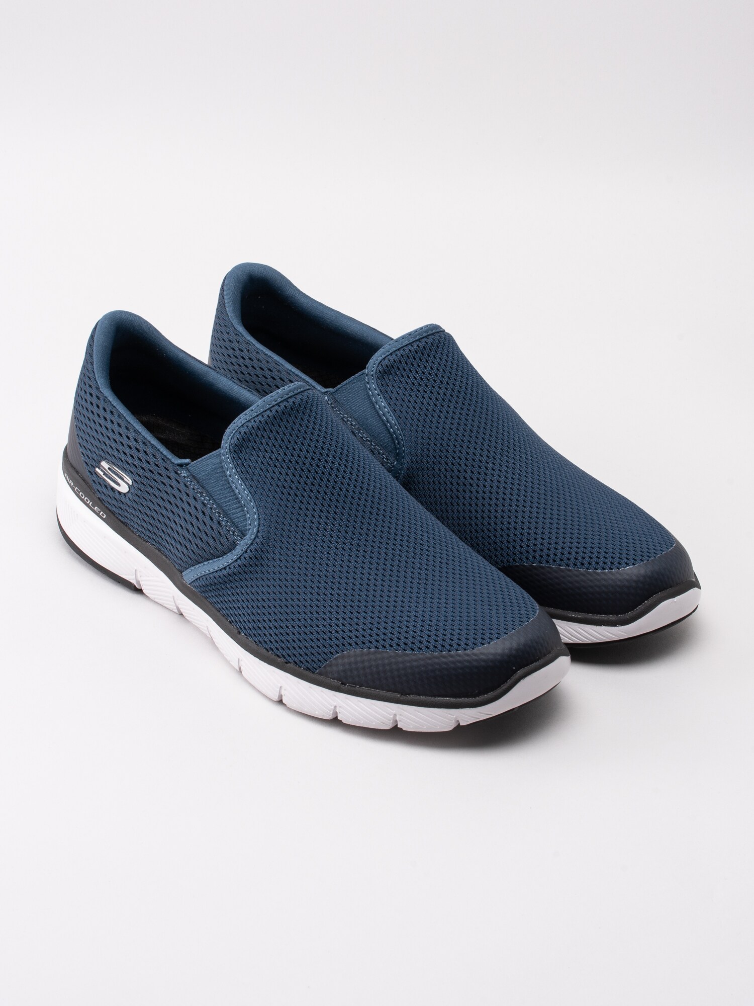 52961 skechers store