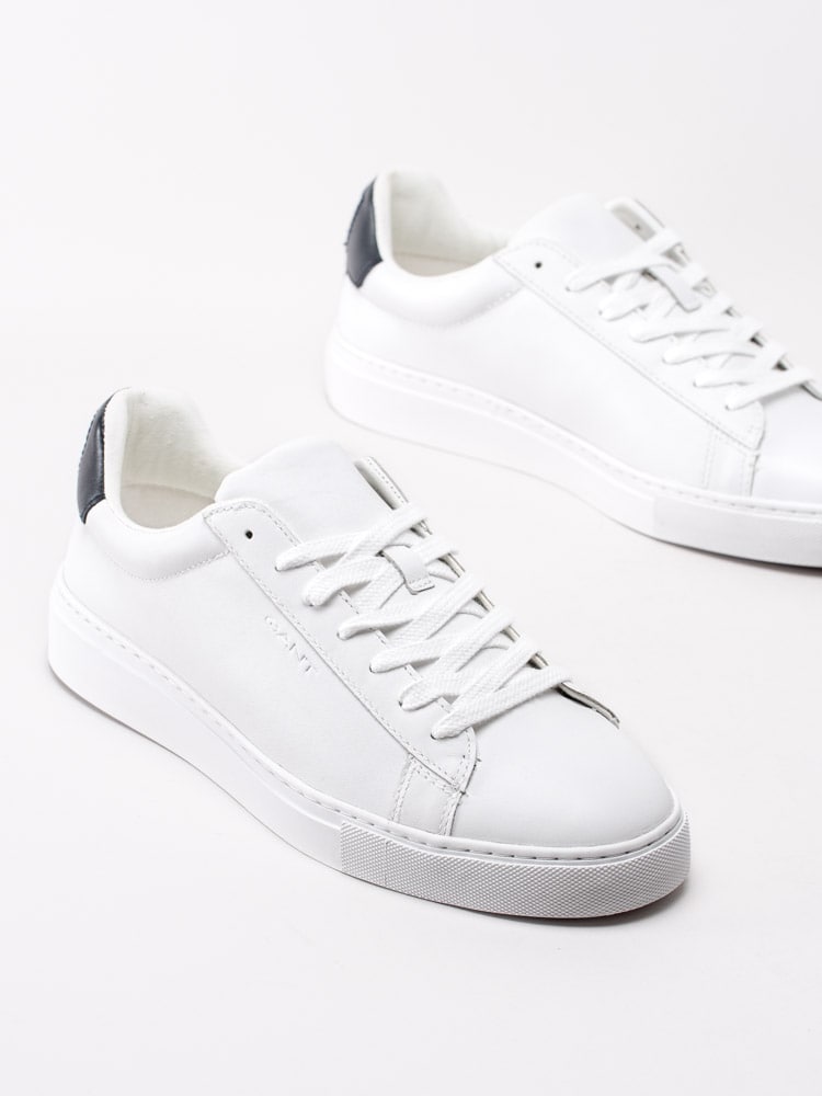 58201038 Gant Mc Julien 20631490-G290 Vita sneakers i skinn med svart bakparti-6