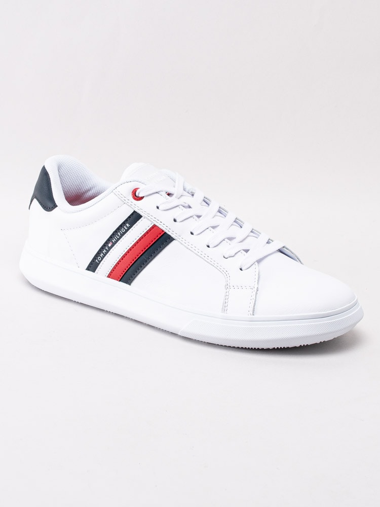 58201070 Tommy Hilfiger Essential Leather Cupsole FM02668-YBS Vita sneakers med signaturfärger-1