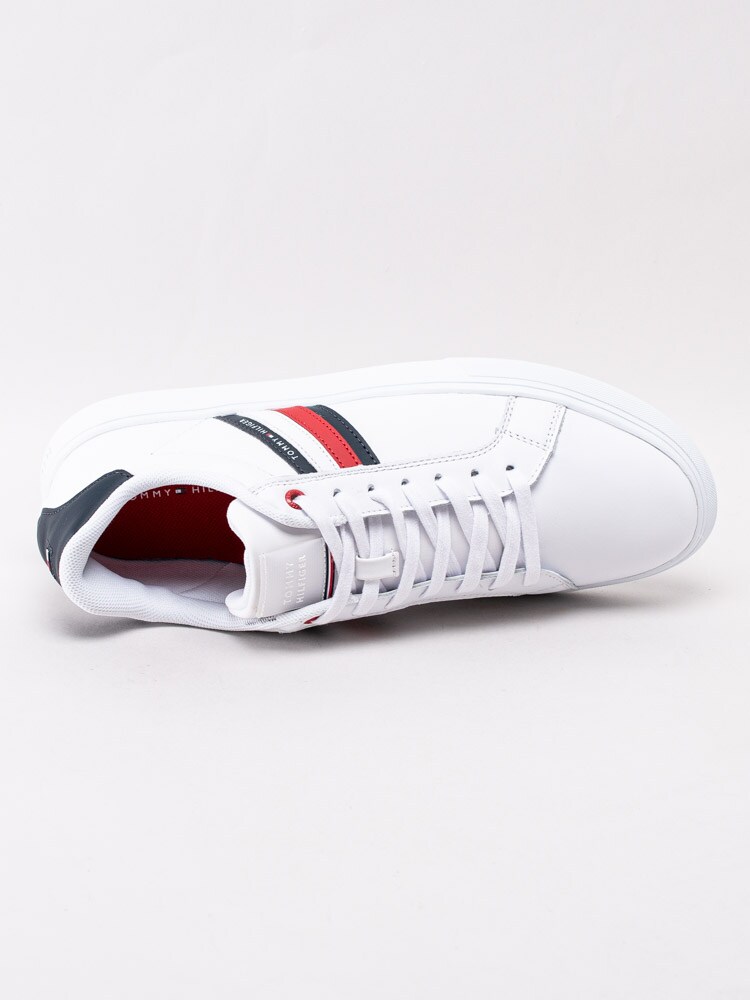 58201070 Tommy Hilfiger Essential Leather Cupsole FM02668-YBS Vita sneakers med signaturfärger-4