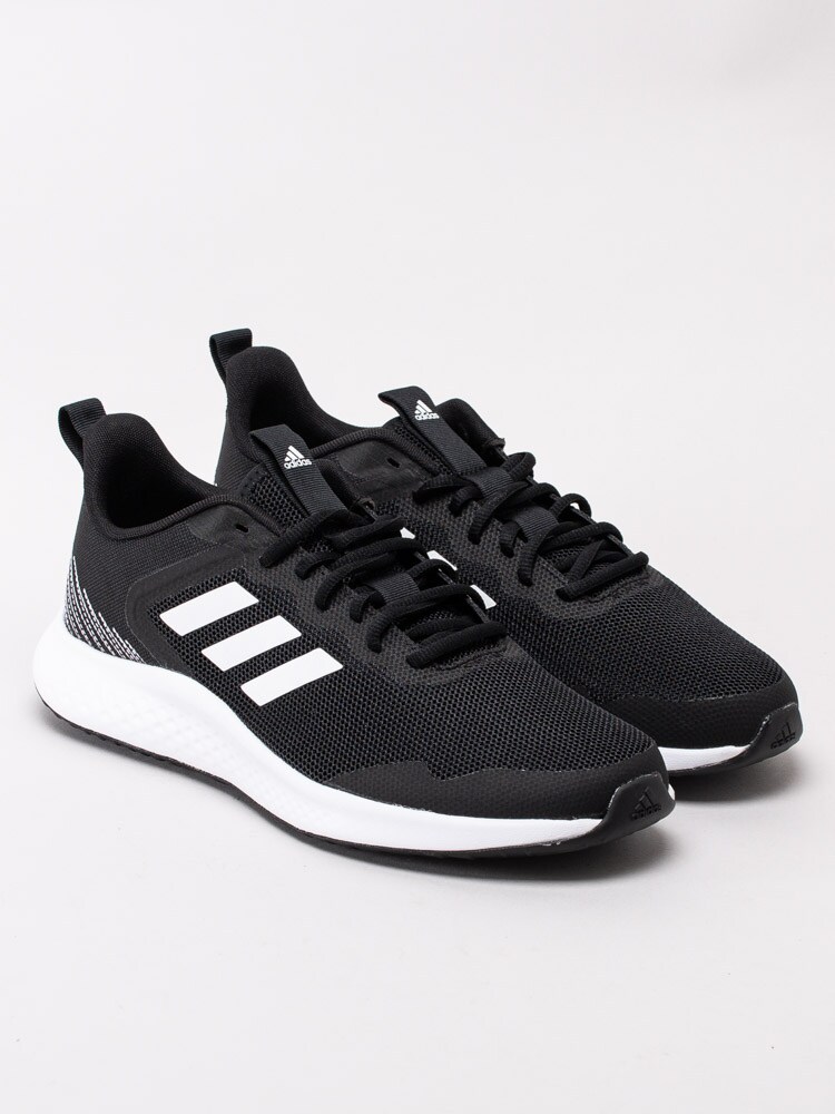 58203021 Adidas FW1703 Fluidstreet Core Black Svarta sportskor med stripes och vit sula-3