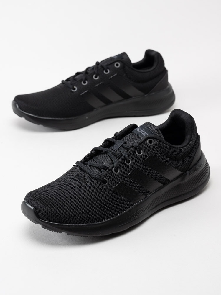 Adidas - Lite Racer CLN 2.0 - Svarta sneakers i textil med svarta ränder