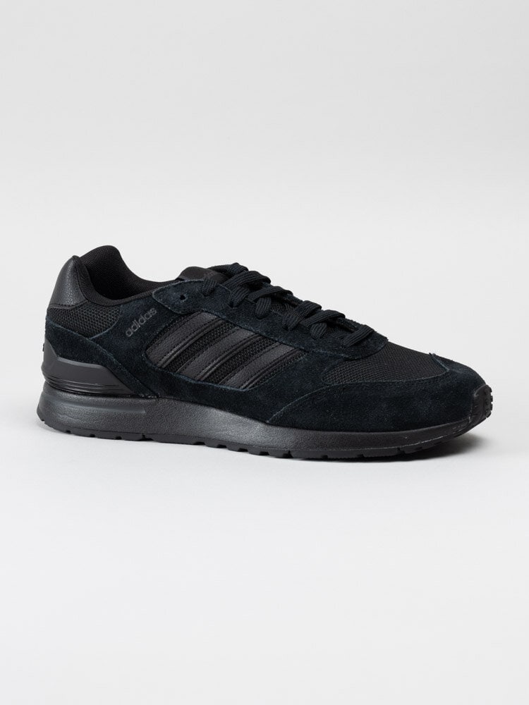 Adidas - Run 80s - Svarta sneakers i mocka