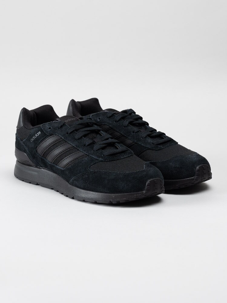 Adidas - Run 80s - Svarta sneakers i mocka