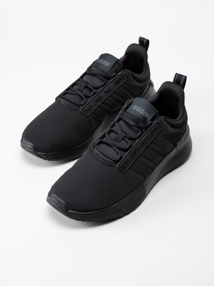 Adidas - Racer TR21 - Svarta sneakers i textil