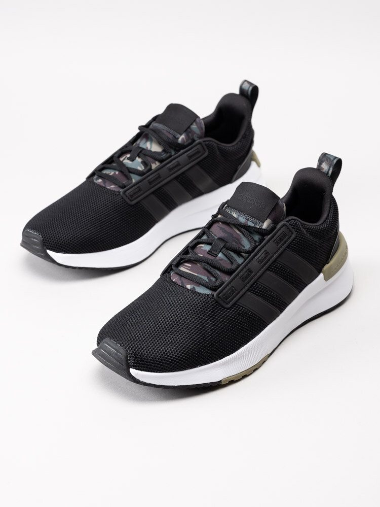 Adidas - Racer TR21 - Svarta sneakers i textil