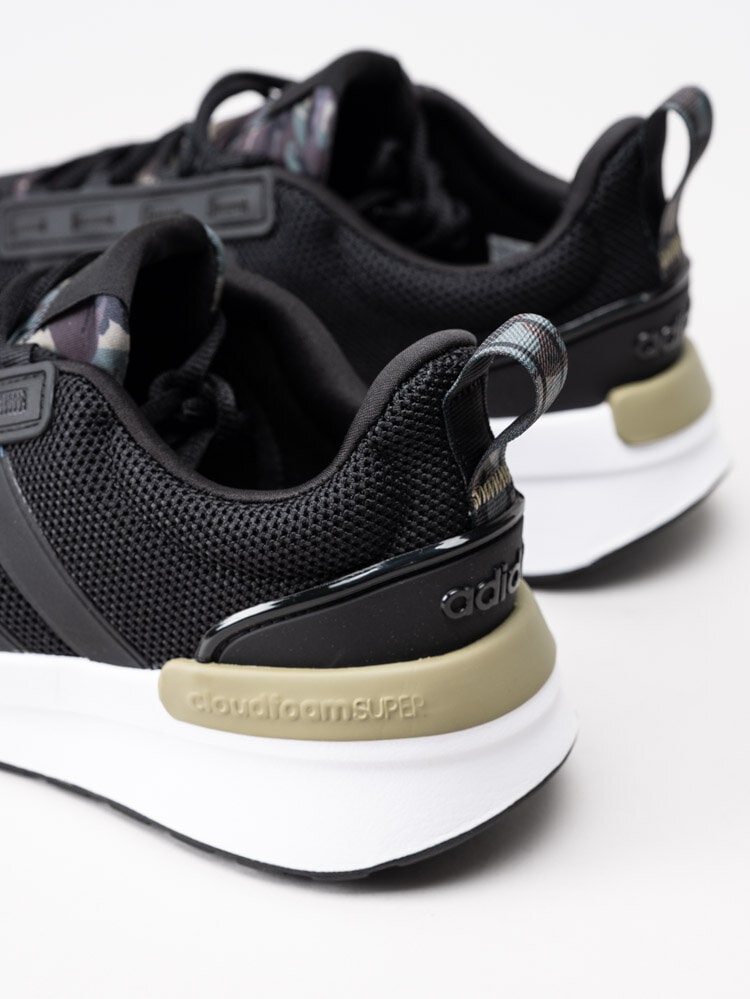 Adidas - Racer TR21 - Svarta sneakers i textil