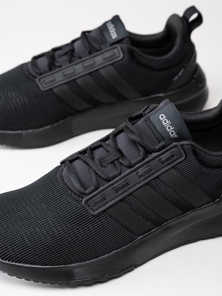 Adidas - Racer TR21 - Svarta sneakers i textil med stripes