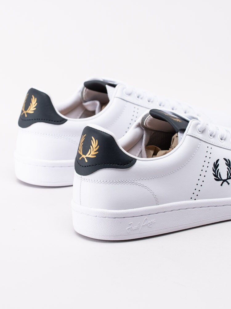 Fred Perry - B721 Leather - Vita tennis sneakers i skinn
