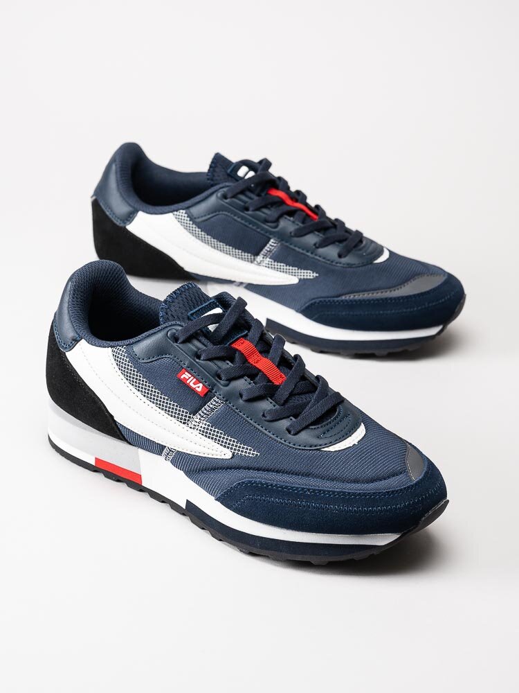 FILA - Retronique 22 - Mörkblå retrosneakers med röda och vita detaljer