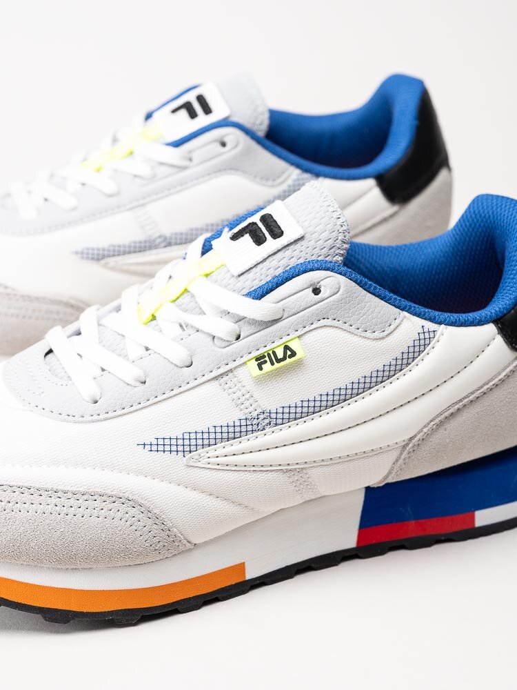 FILA - Retronique 22 - Vita retrosneakers med grå mocka detaljer