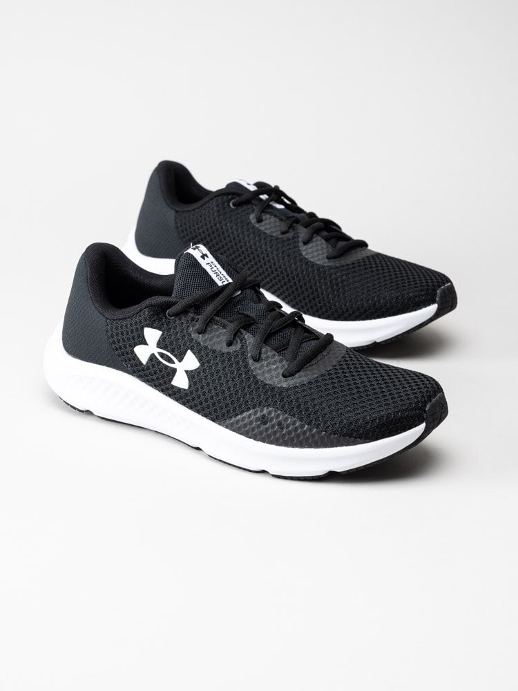 Under Armour - Charged Pursuit 3 - Svarta sneakers i textil