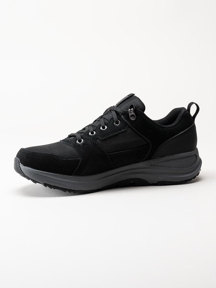 Skechers - Go Walk Outdoor Massif - Svarta vattentäta sneakers i textil