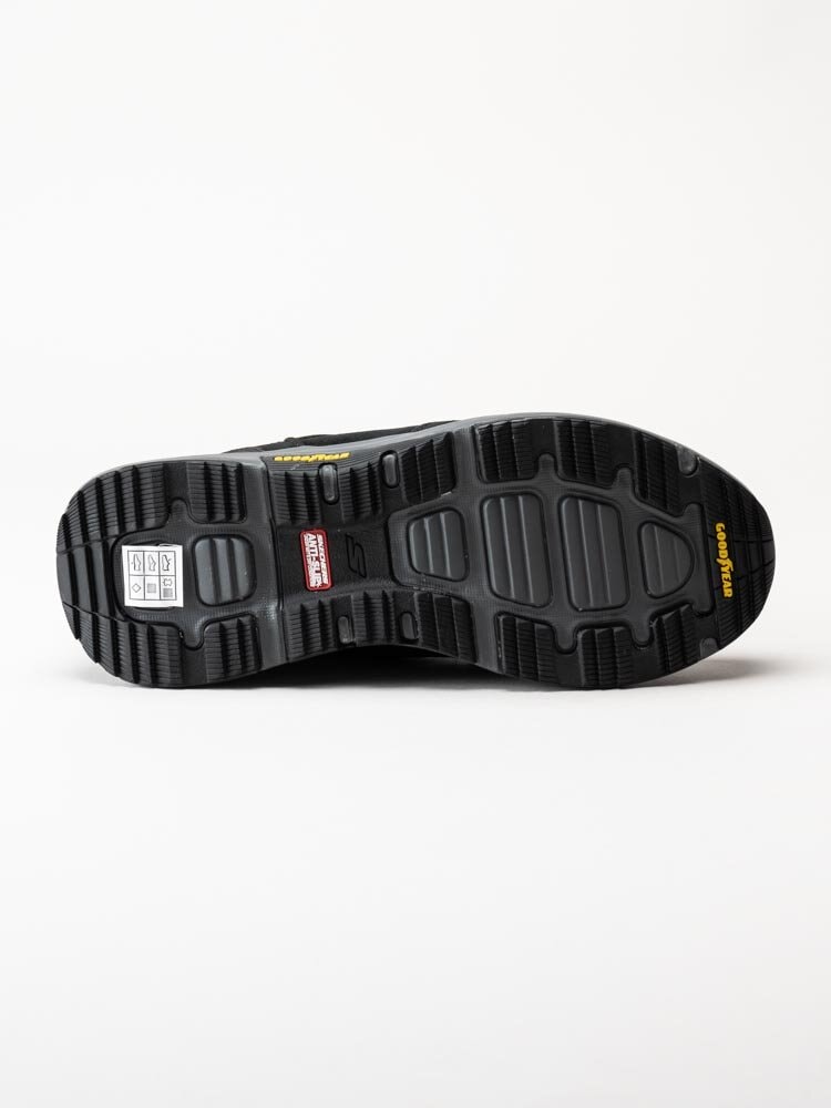Skechers - Go Walk Outdoor Massif - Svarta vattentäta sneakers i textil