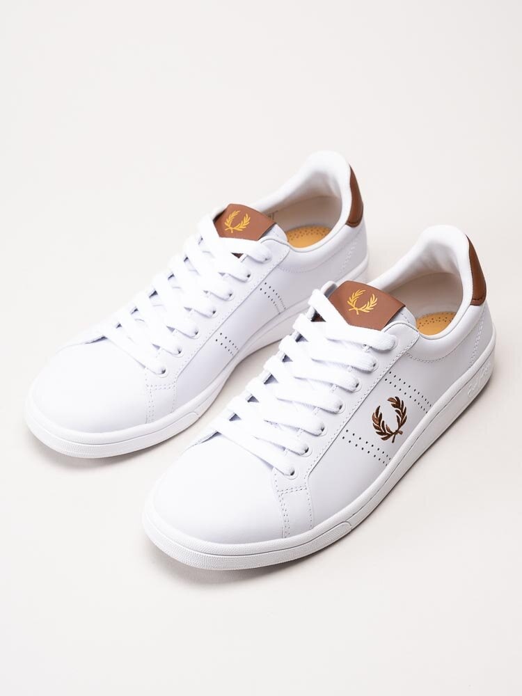 Fred Perry - B721 Leather - Vita tennis sneakers i skinn