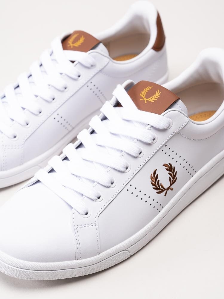 Fred Perry - B721 Leather - Vita tennis sneakers i skinn