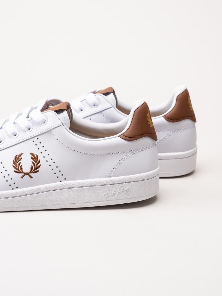 Fred Perry - B721 Leather - Vita tennis sneakers i skinn