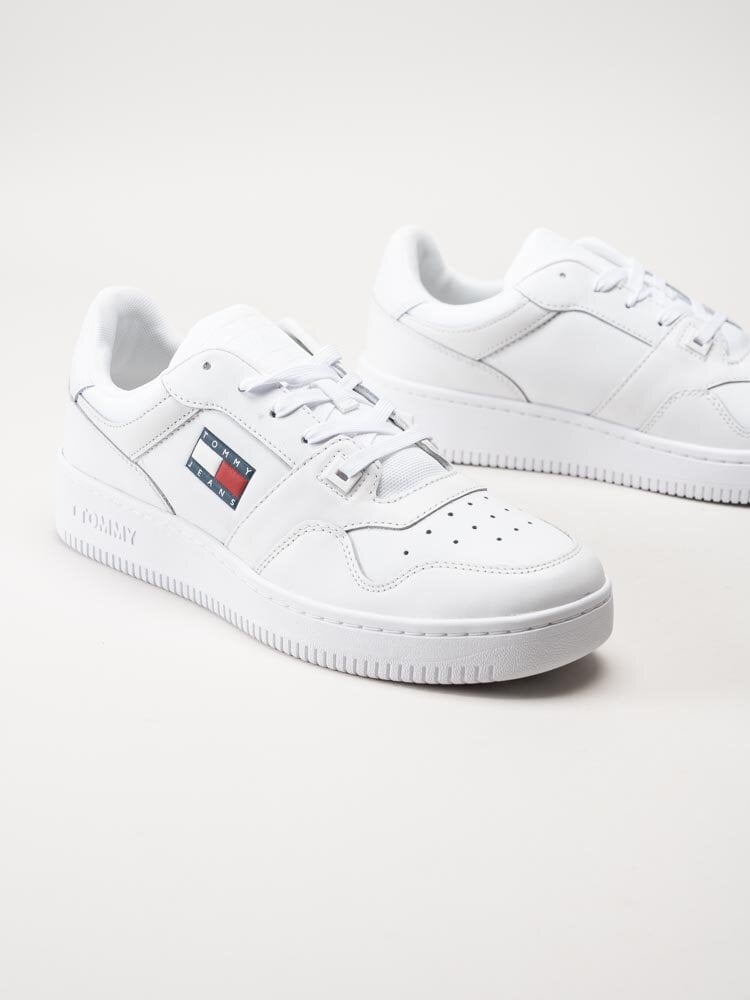 Tommy Hilfiger - Retro basket - Vita sneakers i skinn