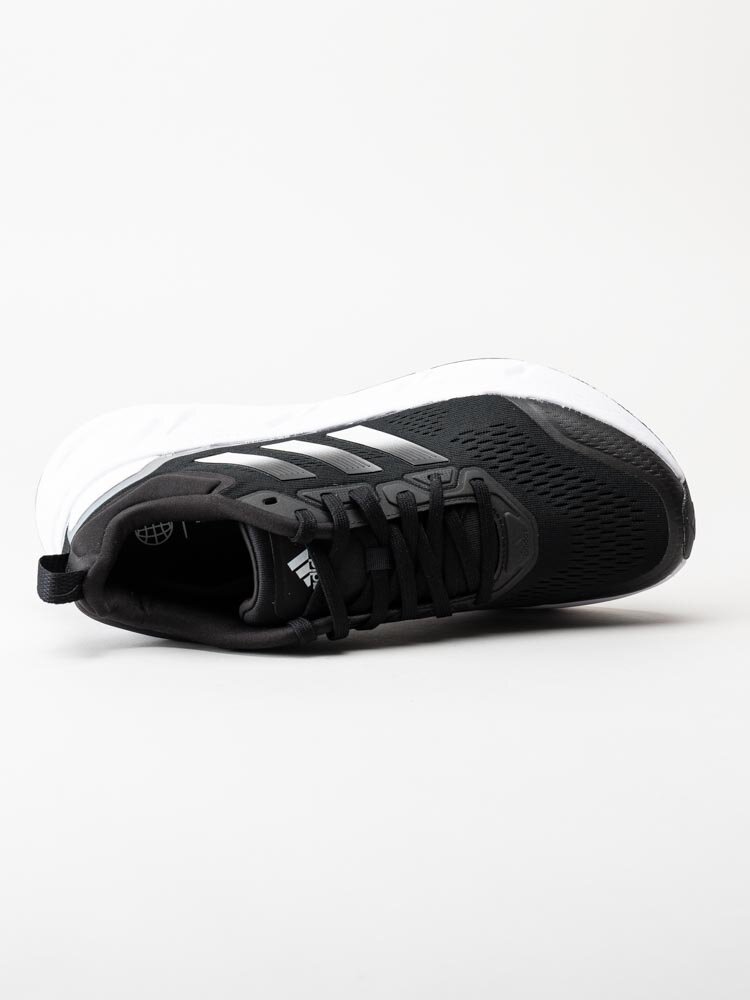 Adidas - Questar - Svarta sneakers i textil
