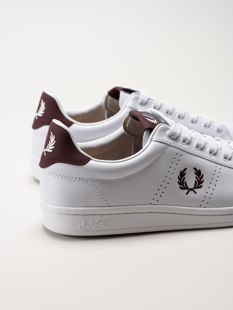 Fred Perry - B721 Leather - Vita sneakers i skinn