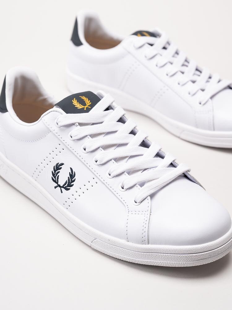 Fred Perry - B721 leather - Vita sneakers i skinn