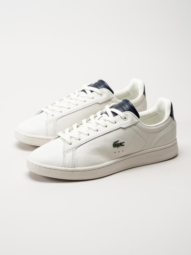 Lacoste - Carnaby Pro - Off white sneakers i skinn