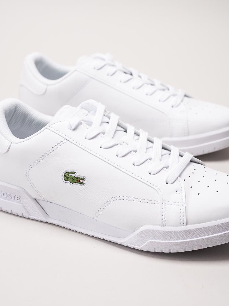 Lacoste - Twin Serve - Vita låga sneakers i skinn