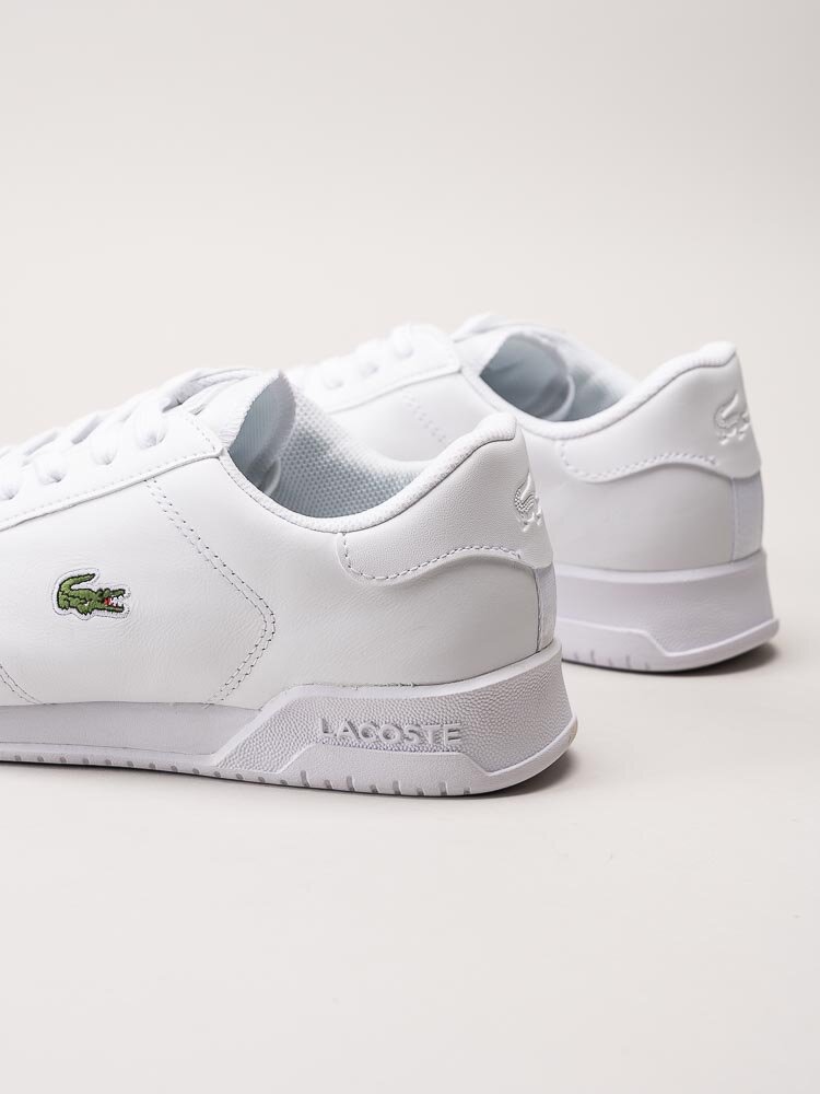 Lacoste - Twin Serve - Vita låga sneakers i skinn