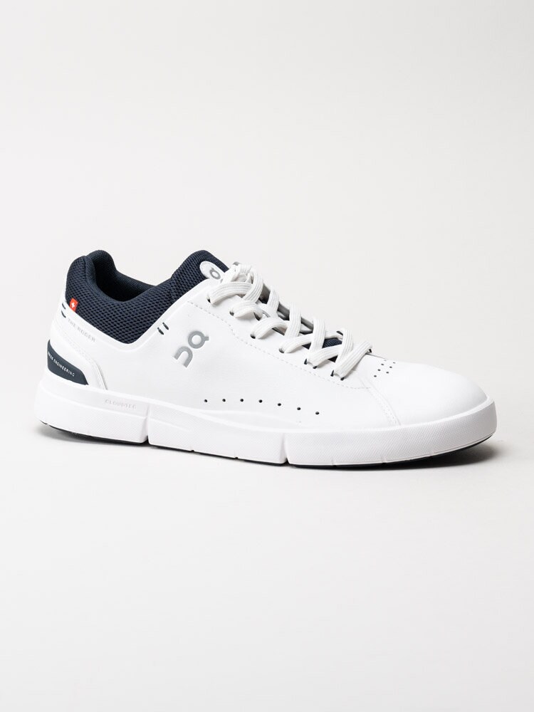 On - The Roger Advantage - Vita sneakers i skinnimitation