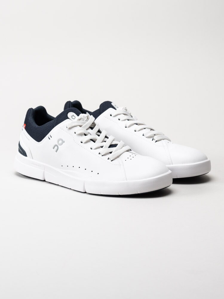 On - The Roger Advantage - Vita sneakers i skinnimitation