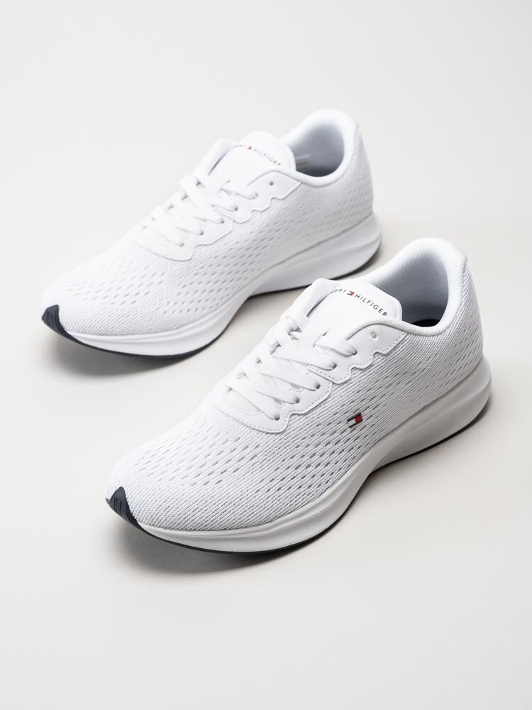 Tommy Hilfiger - Lightweight Runner Knit Flag - Vita sneakers i textil