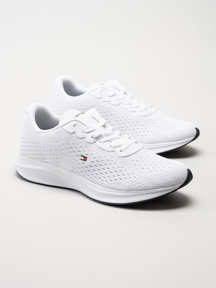 Tommy Hilfiger - Lightweight Runner Knit Flag - Vita sneakers i textil