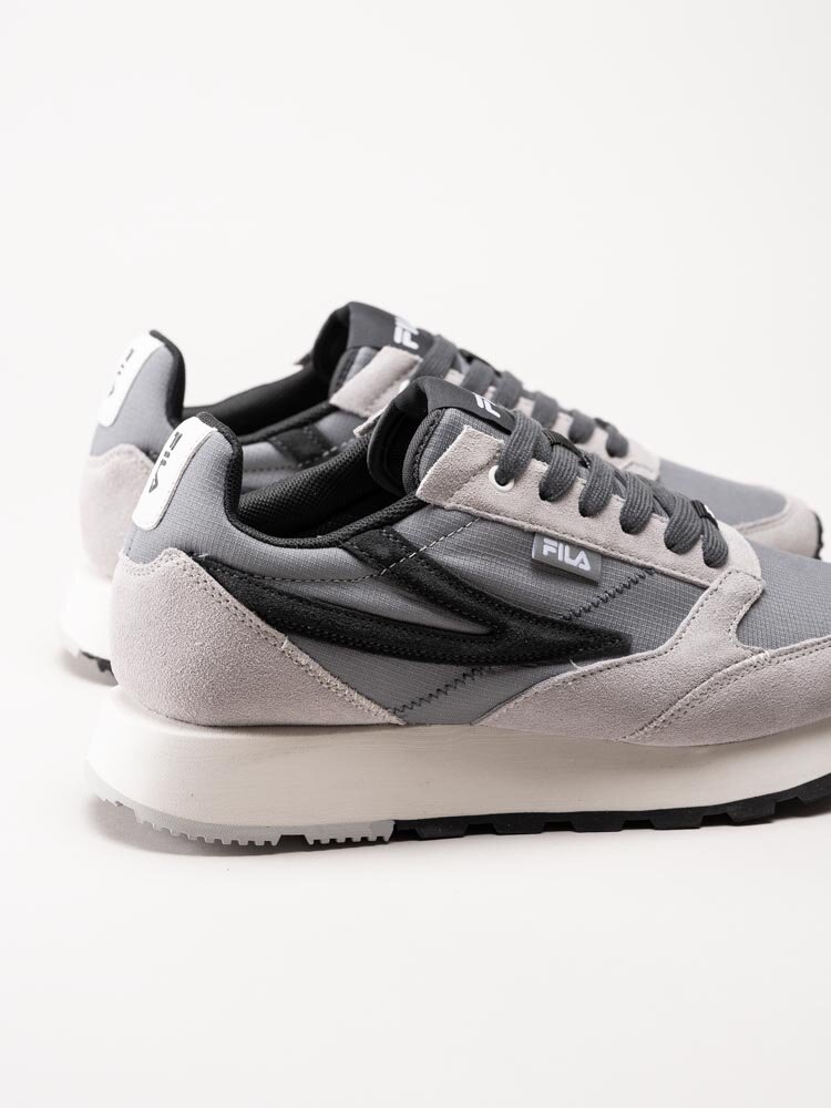 FILA - Run Formation - Grå retrosneakers i mocka